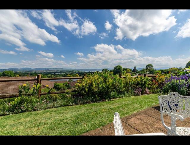 2 BEDROOM TOWNHOUSE FOR SALE IN EAGLE RIDGE ESTATE